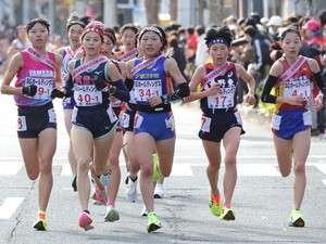 バレー - 世界でいかに戦うか、175cmのセッターができること 堺