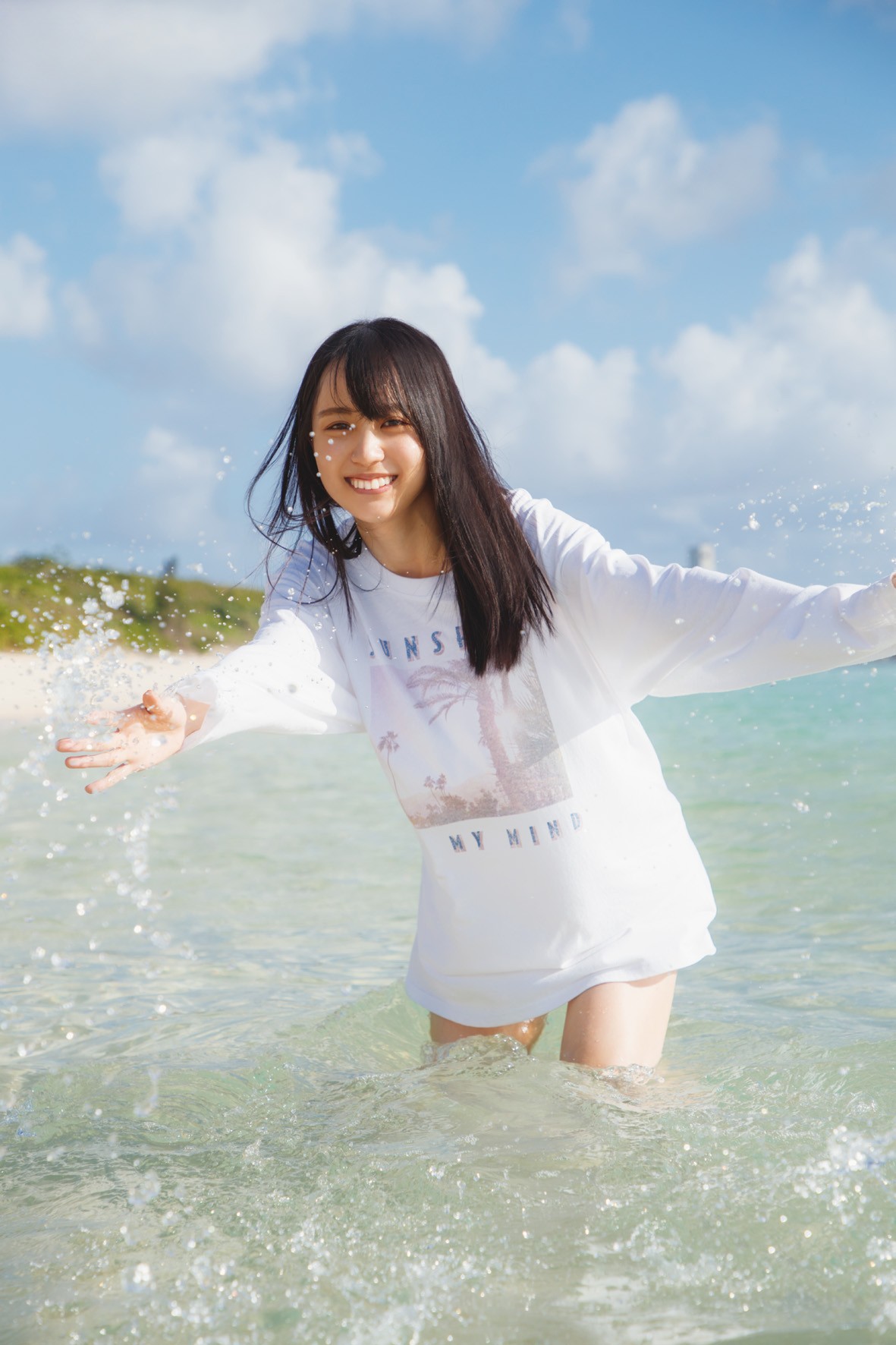 賀喜遥香 生写真 乃木坂46・賀喜遥香 初写真集が3週連続発売前重版‼初版19万部は