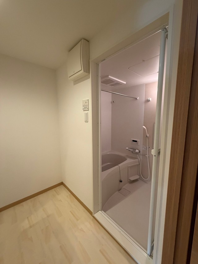 バスルーム周辺もこの通り！（町不動産さん提供）