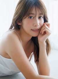 「週プレ」に登場した中川安奈アナ©菊地泰久／集英社