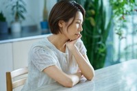｢自分の感情を出せる相手や場が以前より減った｣と感じる生活者は6割超　※画像はイメージです（maru54/stock.adobe.com）
