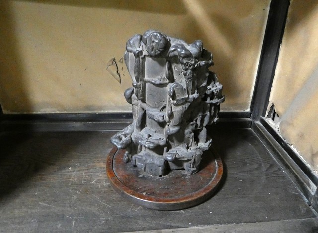 直姫が戦勝祈願をしたという「勝巖石」。今も勝巖院に安置されている（京都市上京区下立売通千本西入ル）