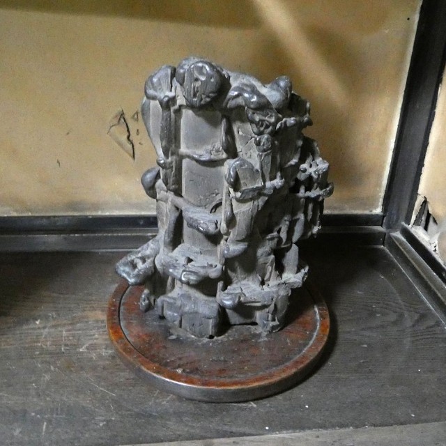 直姫が戦勝祈願をしたという「勝巖石」。今も勝巖院に安置されている（京都市上京区下立売通千本西入ル）