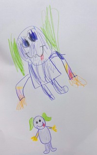 5歳の息子が「このぬいぐるみがほしい」と渡してきた手描きイラスト（上）。下は息子からキャラの特徴を聞いた母親が描いたイラスト＝「藁にもすがるクッカ」さんのX（@Orlando_Orlind）より