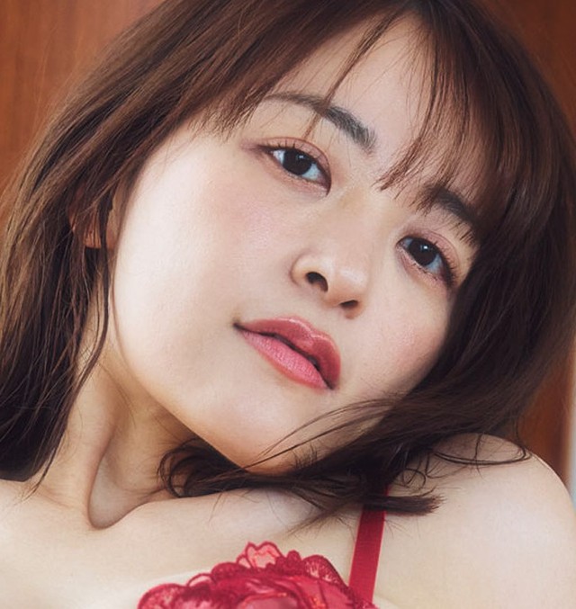 柳瀬さき（提供：週刊SPA!編集部　撮影；高橋慶佑　ヘアメイク：花房みなみ　スタイリング：松田亜侑美）