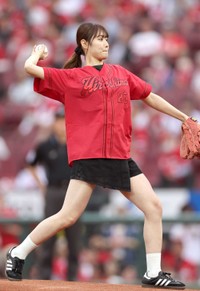 阪神戦で始球式