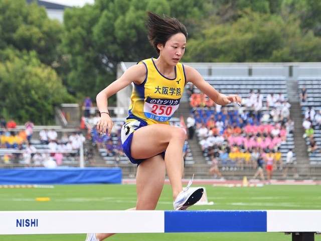 陸上・駅伝 - 大阪学院大・山下彩菜が女子3000mSCで大会記録更新V