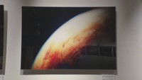 惑星に見えるのは…実は〇〇　宇宙のような幻想的な写真の展示会　高松市