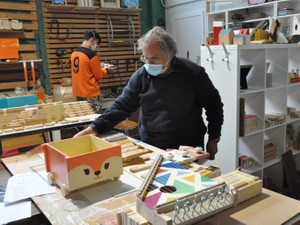 ごみ袋にマイクロチップ、捨てた量を厳しく管理　「ごみゼロ」先進地はここまでやる