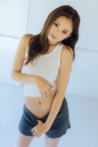 「FLASH」（25年12月23日発売号）で表紙・巻頭を飾ったゆうちゃみⓒ光文社／週刊FLASH（写真・横山マサト）