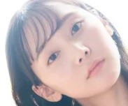 高井真菜写真集『高井です。～Best Selection～』より