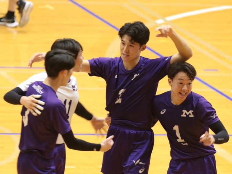 バレー - 明治大学・黒澤孝太 ビーチバレーで磨いた技と知恵、70年ぶり