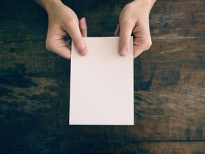 余ったはがきに、ふと両親に宛てて書き、そして出さなかった手紙