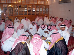 サウジアラビアの豪快肉料理カプサ、カショギ氏殺害で注目のムハンマド皇太子も好物