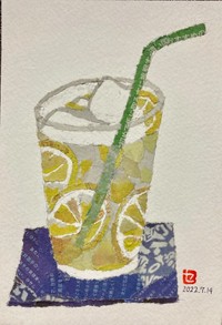 レモネードの黄色と和柄のコースターの藍色が美しい＝93歳セツの新聞ちぎり絵（@setsu0107）さん提供