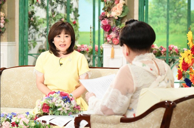 「徹子の部屋」   (右から)黒柳徹子、松本明子＝テレビ朝日提供