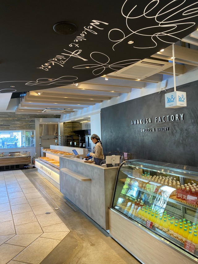 施設内のスイーツ&ベーカリー（Sleep Deeplyさん提供）