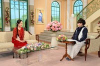 黒柳徹子さん（右）とトークを展開する野口絵子さん