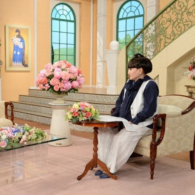 黒柳徹子さん（右）とトークを展開する野口絵子さん