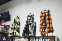 個性的なデザイナーズブランドが並ぶニューヨーク・ソーホーの「セカンドストリート」