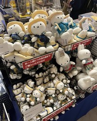 「大ゴッホ展」のオリジナルグッズも販売（9月19日撮影）