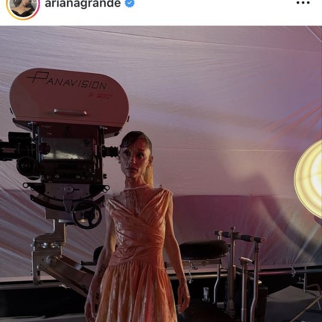 アリアナ・グランデのインスタグラム＠arianagrandeより