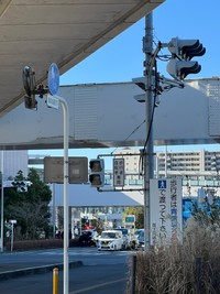信号機など施設付近も停電しているのがわかる（あんさん提供）
