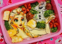 アナ雪のエルサとオラフをモチーフにした「ありのまま弁当」（画像提供：恋鞠堂さん）