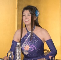 舞台「メイジ・ザ・キャッツアイ」の会見に登場した藤原紀香＝2023年