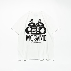 ホームタウンの名店をレップする、タコマフジレコード×もがめ食堂のTシャツ。