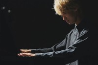 粟島でベルリン在住のジャズピアニストが13日に無料ライブ　香川・三豊市