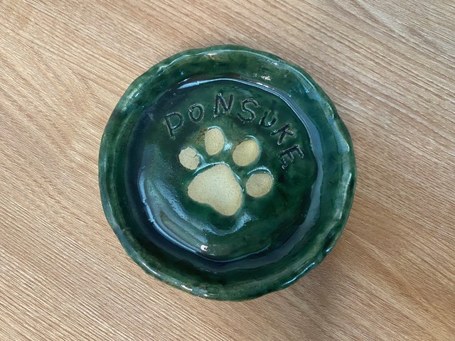 完成した肉球の陶芸品！（提供：ぽん助さん）