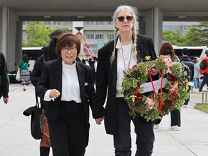 「パンクの女王」パティ・スミスさん、広島で被爆者と対話 「許しを請うために来た」父は元米軍兵士