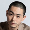 映画「百花」主演・菅田将暉さんインタビュー　自身の結婚と祖母の認知症「よぎるものがたくさんあった」