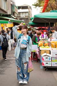 小野六花 デビュー6周年記念のPOD写真集『6'』（ロクダッシュ）