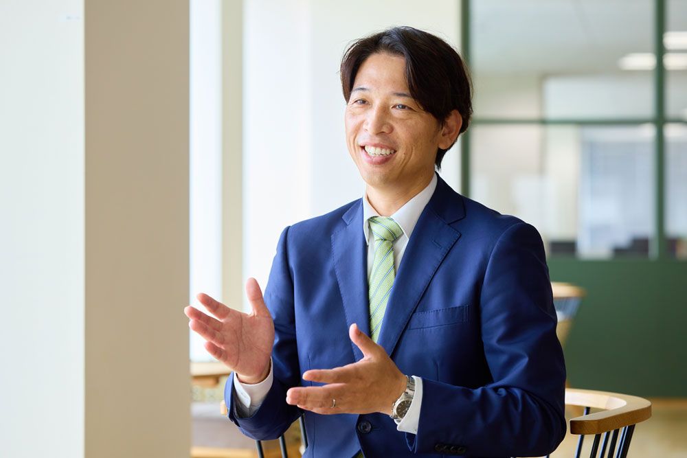 「ネット保険だからこそ、人の温もりが伝わるサポート」が大切だと語る横澤社長