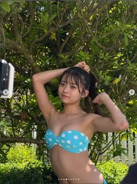 「週刊少年チャンピオン」26年7月2日発売号に登場した小森香乃のオフショット　本人のインスタグラム（＠komori_kano86）より