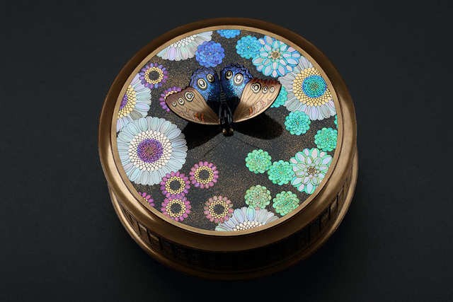 螺鈿　漆器アート 4枚セット 花と蝶 手わざの極致に挑んだ鮮烈な「和」の美 「和巧絶佳展」で楽しむ現代