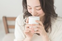 健康のためにライフスタイルに“白湯”を取り入れる人が増えているそうです　※画像はイメージです（lielos/stock.adobe.com）