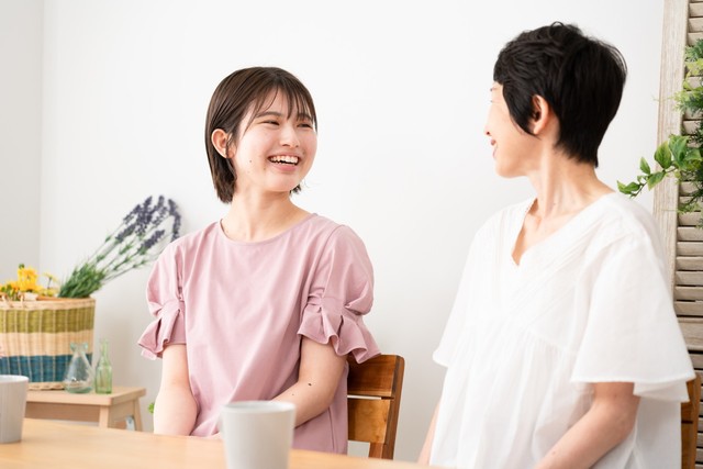 約4人に3人が「親の人生について知らないことが多い」と回答　※画像はイメージです（aijiro/stock.adobe.com）