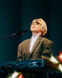 「Lollapalooza 2025」のステージ上の藤井風さん（提供）