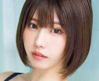 ©︎えなこ／白泉社　撮影／フジシロタカノリ