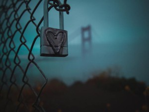 再会した幼馴染の変化と幸せそうな近況に、湧き上がってきた負の感情