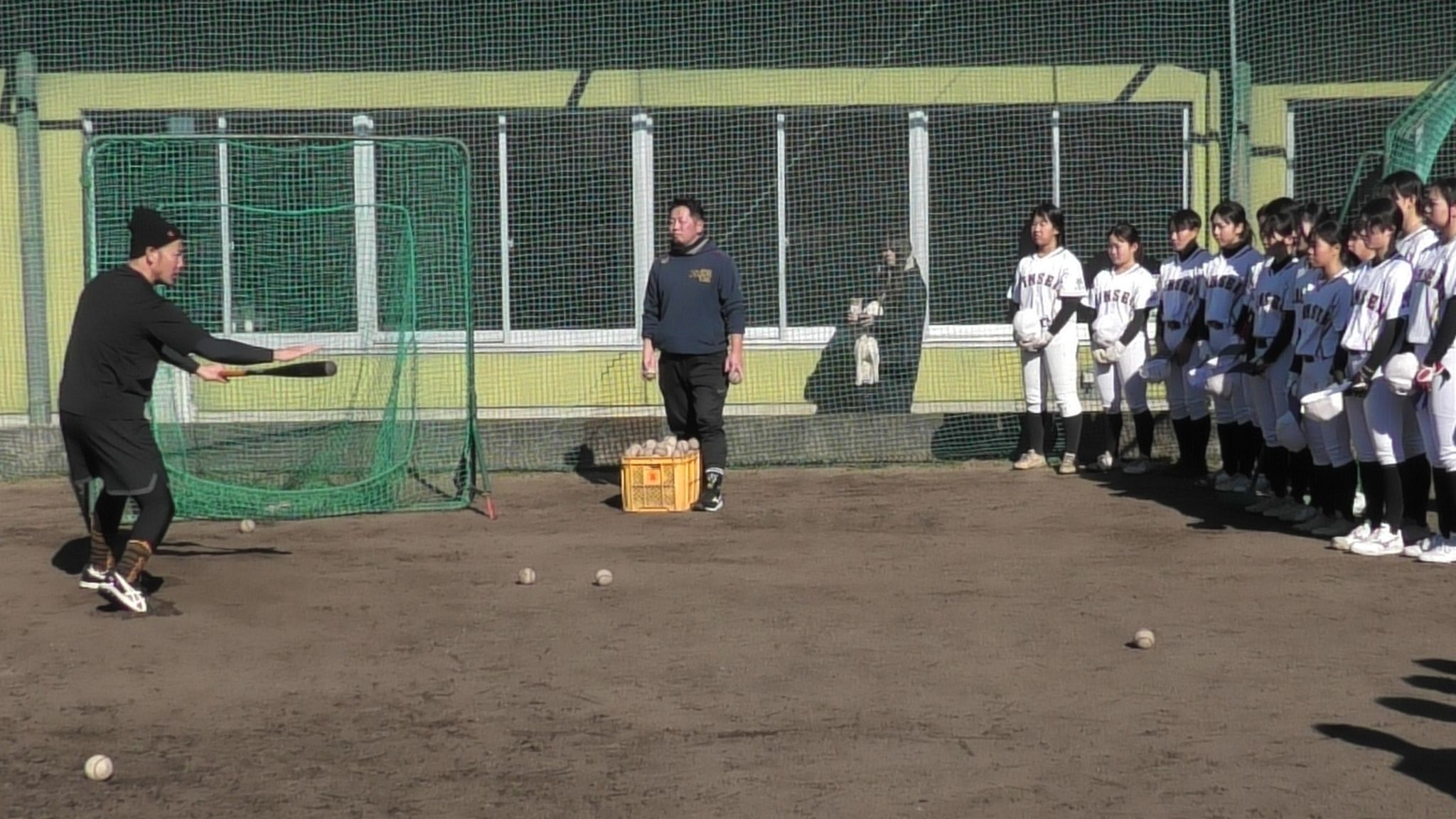巨人などで活躍した矢野謙次さんによる野球教室 小中学生や女子硬式