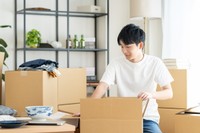 転勤を知ってから引越し当日までの猶予期間は？　※画像はイメージです（pain au chocolat/stock.adobe.com）