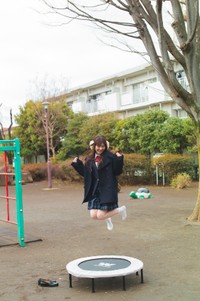 「B.L.T.graduation2026中学・高校卒業」（東京ニュース通信社刊）表紙・巻頭を務める乃木坂46・小川彩(撮影／細居幸次郎)