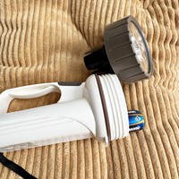 あさひくんの散歩中、持っていた懐中電灯（画像提供：秋田犬あさひ akitainu asahiさん）