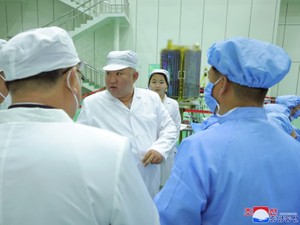 北朝鮮が偵察衛星を搭載した弾道ミサイル発射　専門家「解像度はグーグルアース以下」