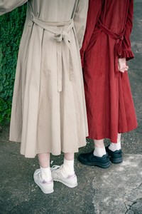 ベージュと赤、際立つコントラスト（画像提供：旅する喫茶のツナマヨさん）