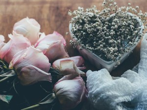 消せない「婚約記念日」。成長した私はやけ酒をせず、セフレを作った